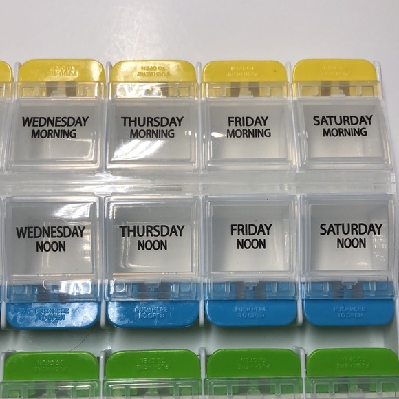 7 Day pill organizer - Picture 4 of 8